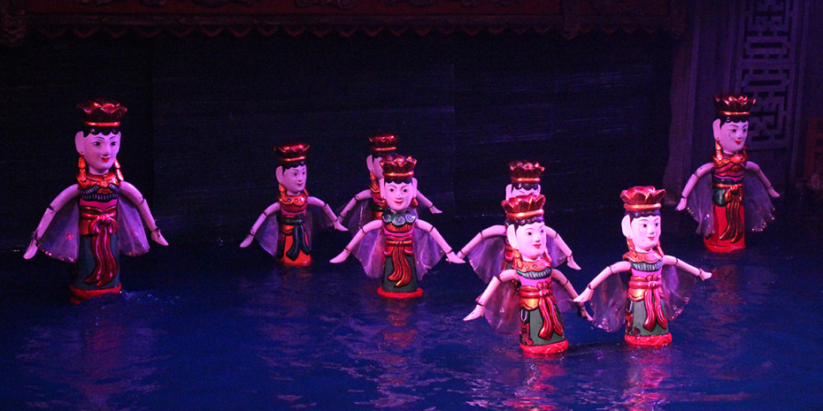 (Photo credit: http://thanglongwaterpuppet.com/) Hanoi Water Puppet show shcpco